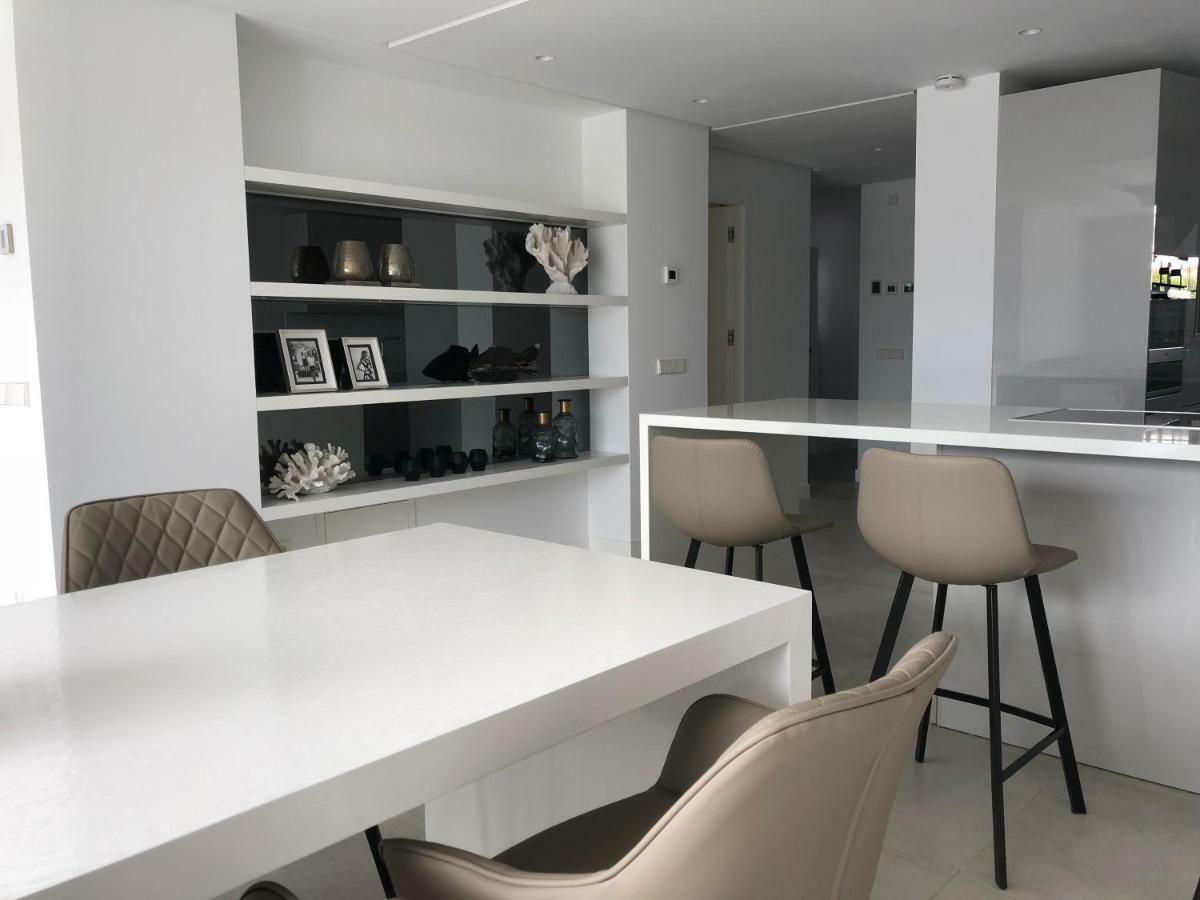 Modern Apartment Puente Romano Марбелья Экстерьер фото